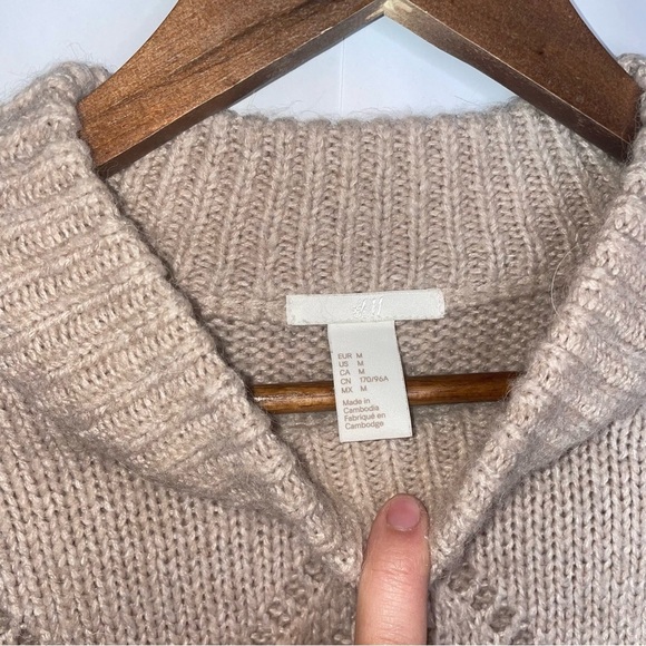 H&M Beige Knit Sweater - Picture 6 of 8
